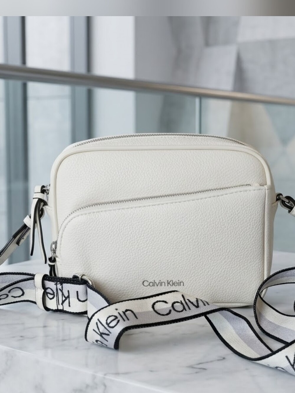 NWOT CALVIN KLEIN White Crossbody Bag